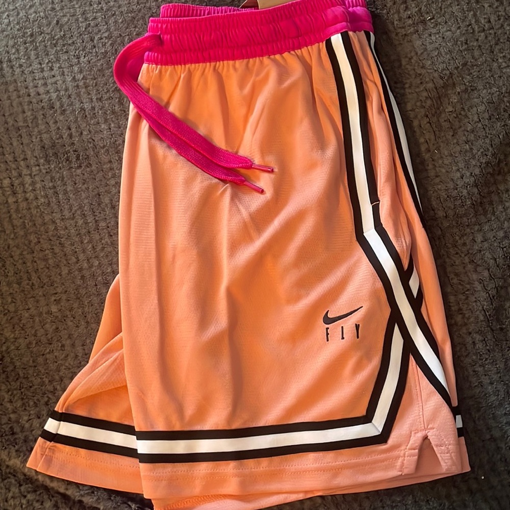 Women’s Nike loose fit shorts